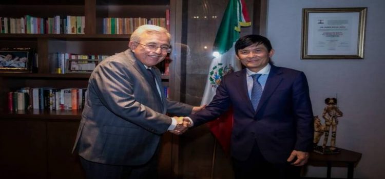 Rubén Rocha se reúne con el embajador de Vietnam