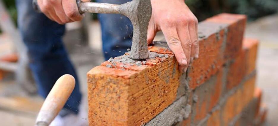 Asaltan a albañiles en una construcción