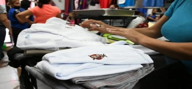 Textileros de Sinaloa se niegan a entregar uniformes a domicilio