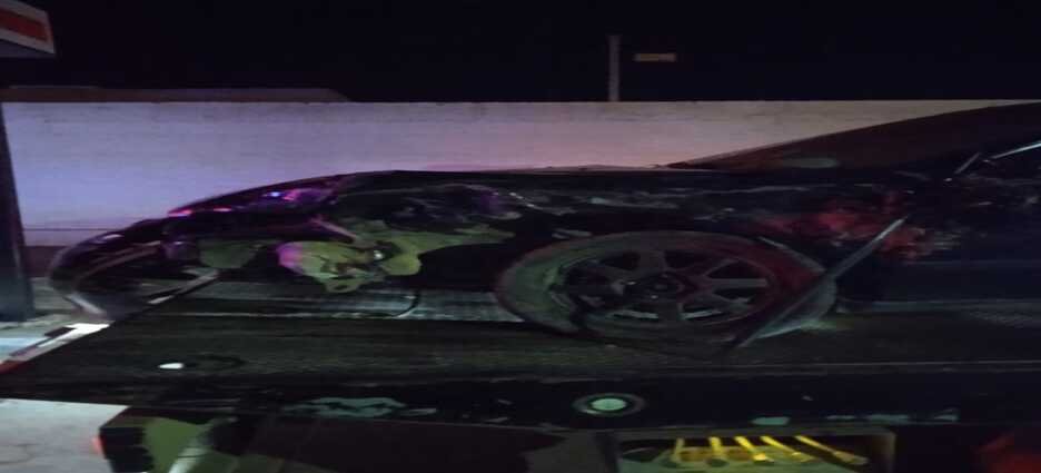 Un conductor se accidenta por pasarse el alto