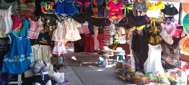 Le piden a los comerciantes no invadir las banquetas