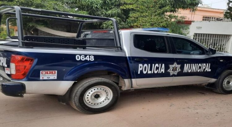 Reportan robo de un vehículo en la colonia Bugambilias