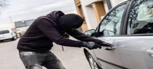 Robo con violencia de una camioneta