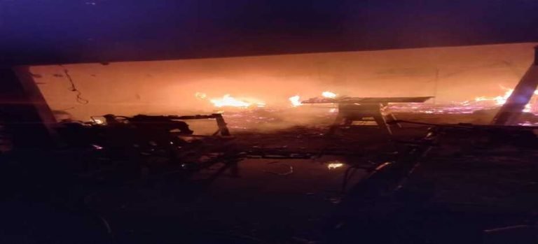 Carpintería de la comisaría de Gabriel Leyva Solano termina en llamas