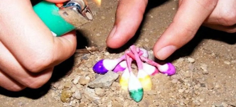 Hombre lesionado al tronarle un cuete