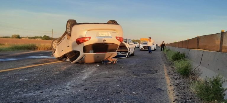 Volcadura en la carretera México 15