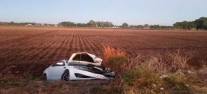 Conductor termina lesionado al accidentarse en la carretera a playa Las Glorias