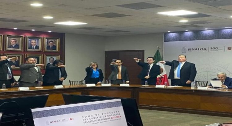 Rocha le toma protesta al Consejo de Notarios del Estado de Sinaloa