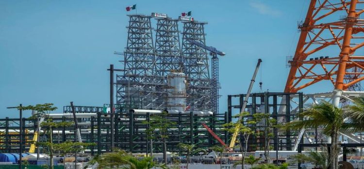 AMLO asegura que la refinería Dos Bocas quedará finalizada este 2023