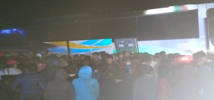 La Guardia Nacional rescató a 180 migrantes acinados en un autobús de pasajeros en Sinaloa