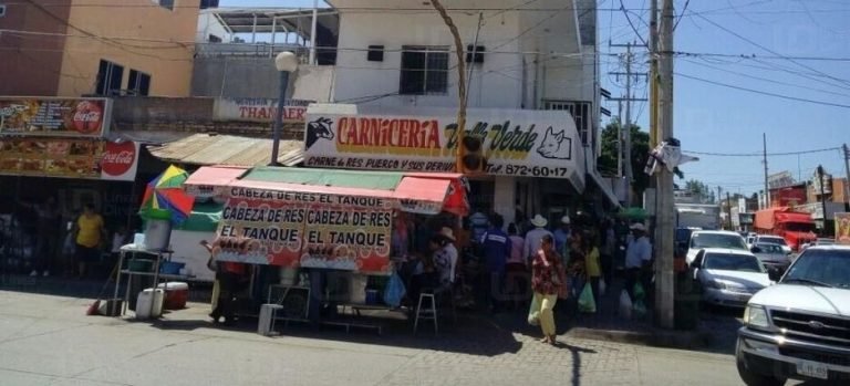 El mercado municipal tiene poco suministro de agua