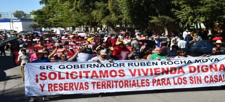 Ante el rezago de vivienda, 300 solicitantes piden mesa de dialogo con el alcalde