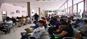 Denuncian coyotaje en trámites vehiculares