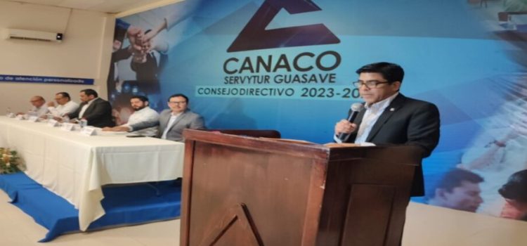 Luis Ariel Lugo Carbajal, fue reelegido como presidente de Canaco Guasave