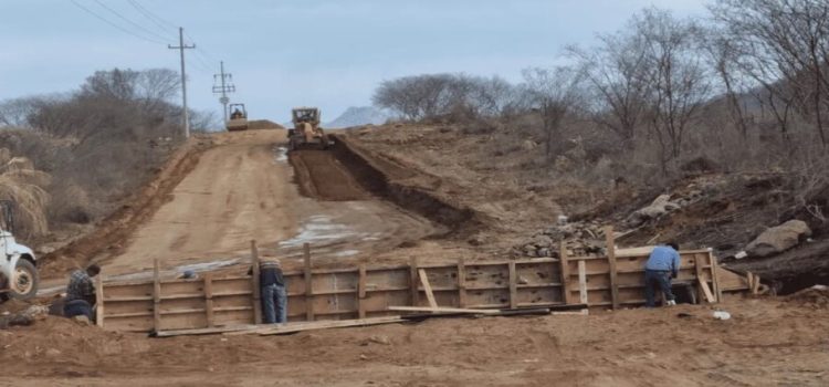 El Gobierno del Estado de Sinaloa realiza 16 obras de pavimentación en 11 municipios