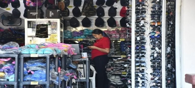 Comerciantes de Guasave afectados por tener que usar el aire acondicionado