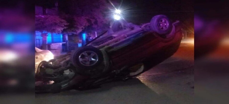 Volcadura en la calzada Raúl Cervantes Ahumada