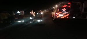 Dos hombres perdieron la vida al caer de una camioneta en movimiento