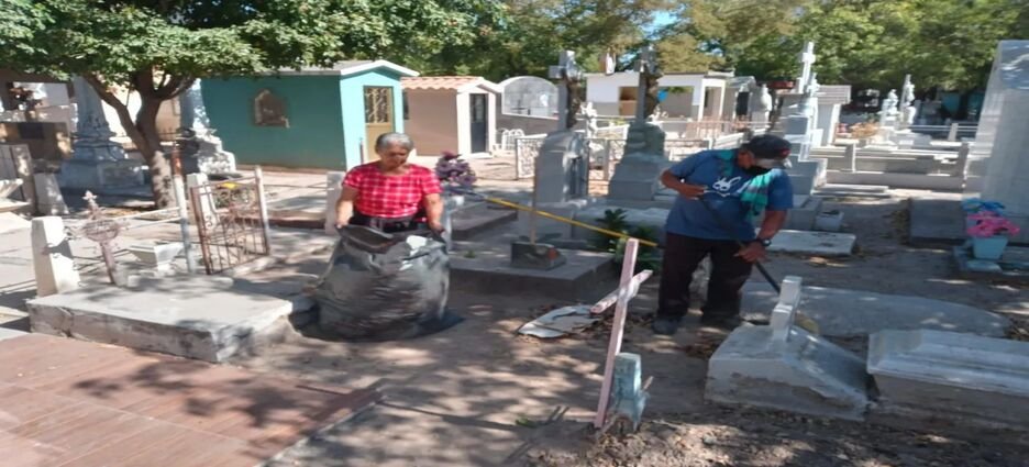 Recolectan 4 toneladas de basura del Panteón Municipal