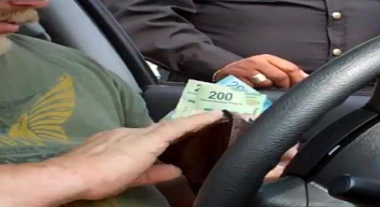 Advierten por posible corrupción de tránsitos y policías en el estado