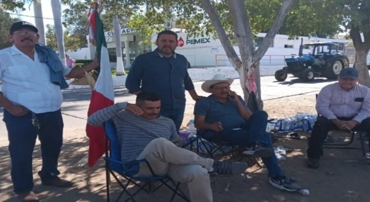 Productores aseguran que no se liberarán las instalaciones de Pemex Culiacán Productores aseguran que no se liberarán las instalaciones de Pemex Culiacán