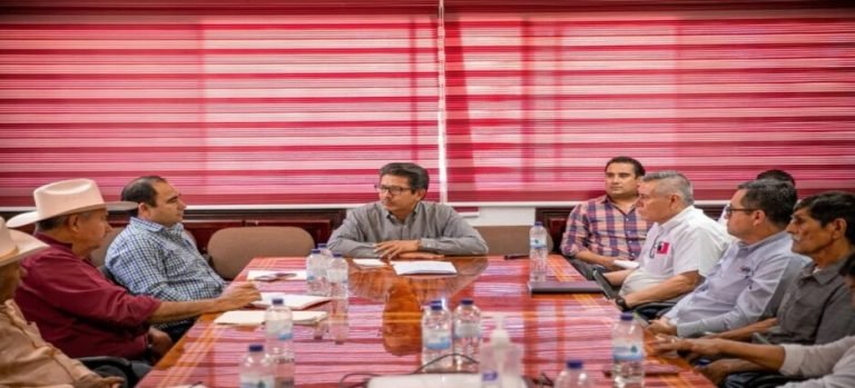 Ahumada Quintero se reunió con dirigentes del Ejido Guasave