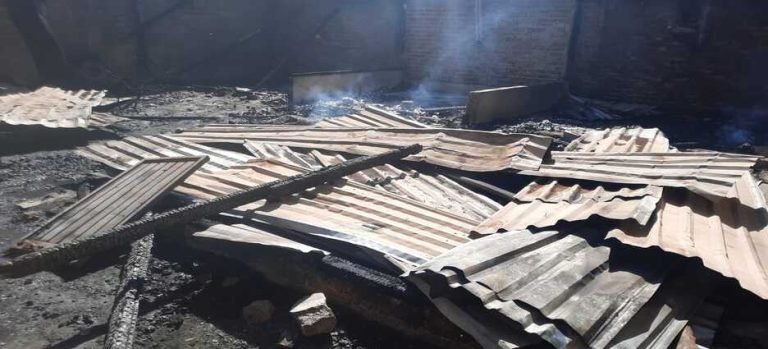 Un corto circuito provocó un incendio en una cuartería de Guasave