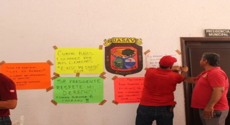 Jubilados del Stashag se manifestaron en el Ayuntamiento de Guasave