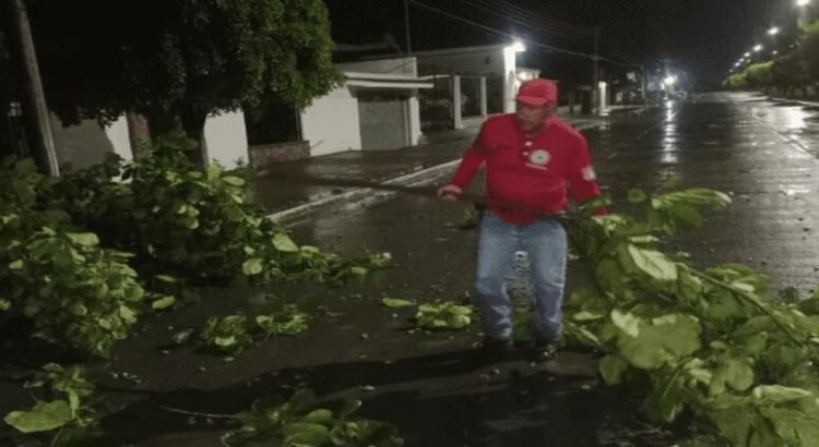 Movilización de elementos de Protección Civil por afectaciones derivadas de las lluvias