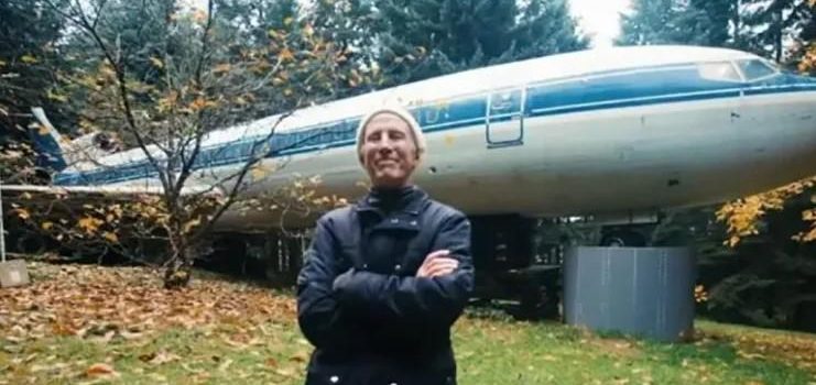 Compró un Boeing 727 … y lo transformó en su casa
