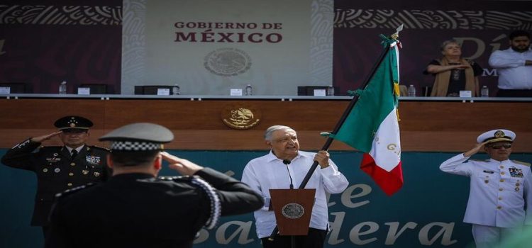 AMLO conmemoró el Día de la Bandera por primera vez en Sinaloa