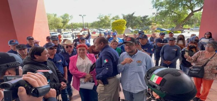 Guerreros Unidos trataron de irrumpir en sesión de Cabildo