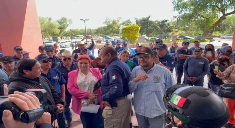 Guerreros Unidos trataron de irrumpir en sesión de Cabildo