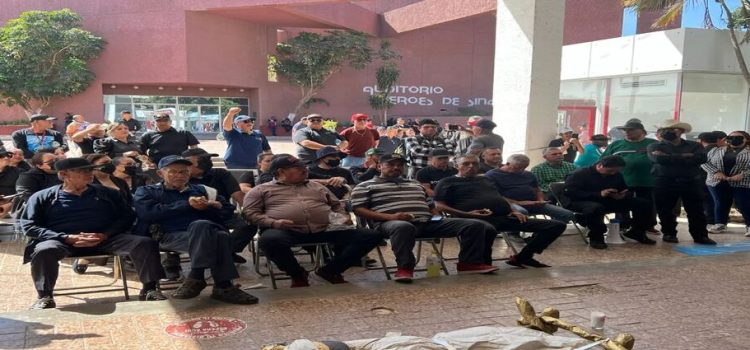 Ahumada Quintero advierte posible demanda por toma del ayuntamiento de Guasave