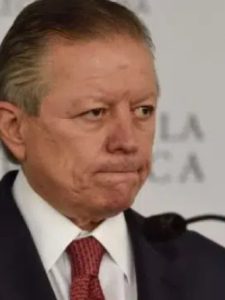 Senadores opositores buscan juicio político contra Arturo Zaldívar