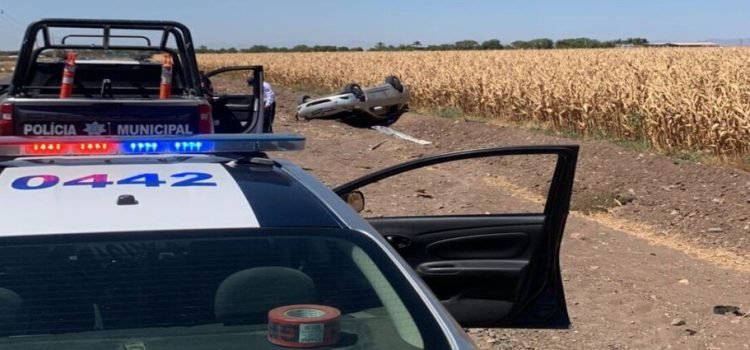 Volcadura en la carretera que va de Guasave a Estación Bamoa