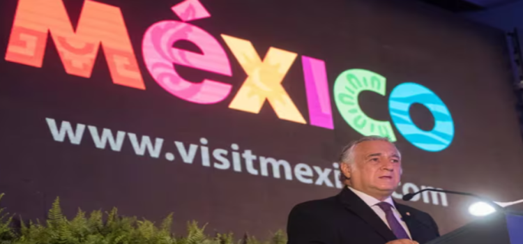 Miguel Torruco Marqués no seguirá al frente de la Sectur con Sheinbaum: “Es tiempo de convivir con mi familia” Miguel Torruco Marqués no seguirá al frente de la Sectur con Sheinbaum: “Es tiempo de convivir con mi familia”