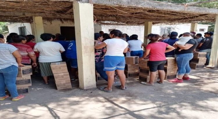 DIF Guasave establece como permanente el acopio de agua y despensas en apoyo de comunidades