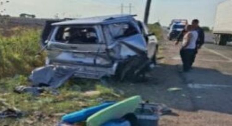 Fuerte accidente en la carretera México 15, en Guasave