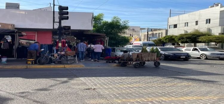 Comerciantes molestos por cierre de calles del primer cuadro