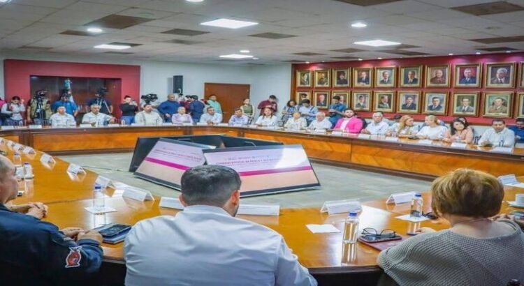 Evangelina Llanes firma convenio de colaboración con CONAPESCA e IMIPAS