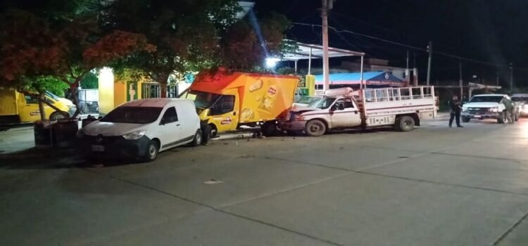 Carambola deja fuertes daños materiales