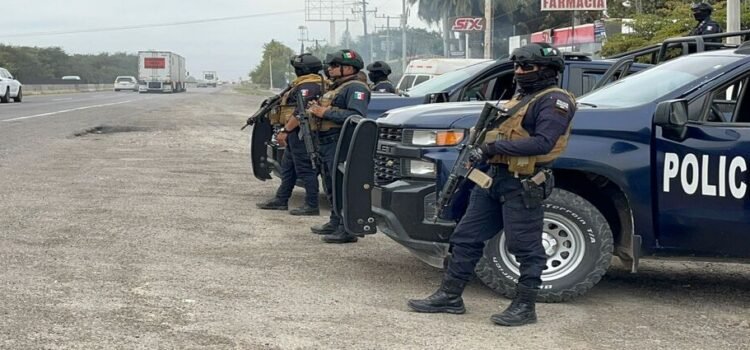 Despojan una camioneta sobre la carretera México 15, en Guasave