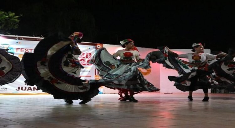 Arranca el Festival Cultural de Sinaloa 2025 en Juan José Ríos con bailes tradicionales
