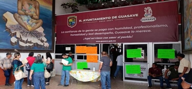 “Marea verde” del Stashag toma el Palacio Municipal de Guasave por adeudos millonarios