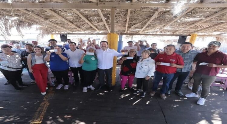 Restauranteros de Boca del Río reciben apoyos económicos