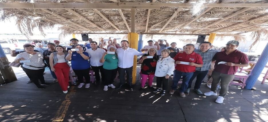 Restauranteros de Boca del Río reciben apoyos económicos Restauranteros de Boca del Río reciben apoyos económicos