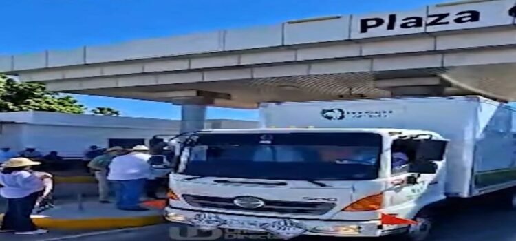 ¡Libre el paso en la caseta Cuatro Caminos! Productores sinaloenses mantienen protesta pacífica en la México 15