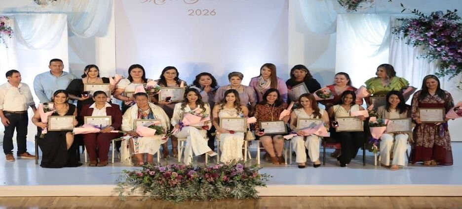 Entregan el Premio a la Mujer Guasavense 2026; reconocen a 11 mujeres destacadas