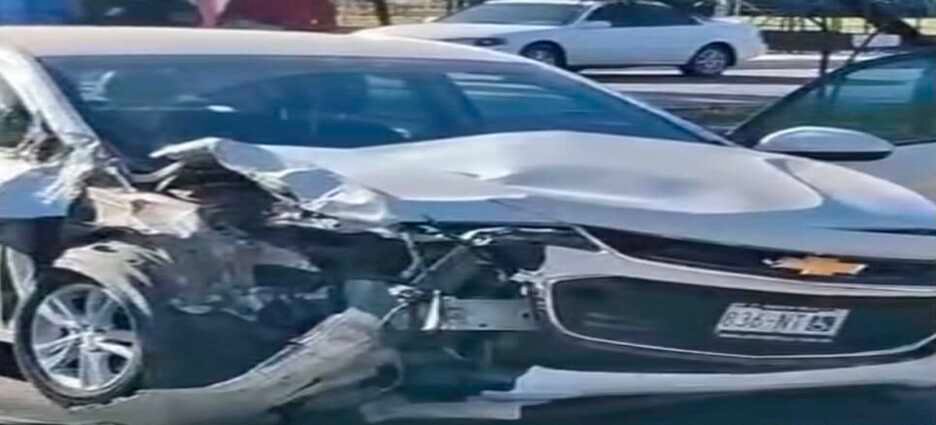 Aparatoso choque en el malecón de Guasave deja pérdidas materiales millonarias